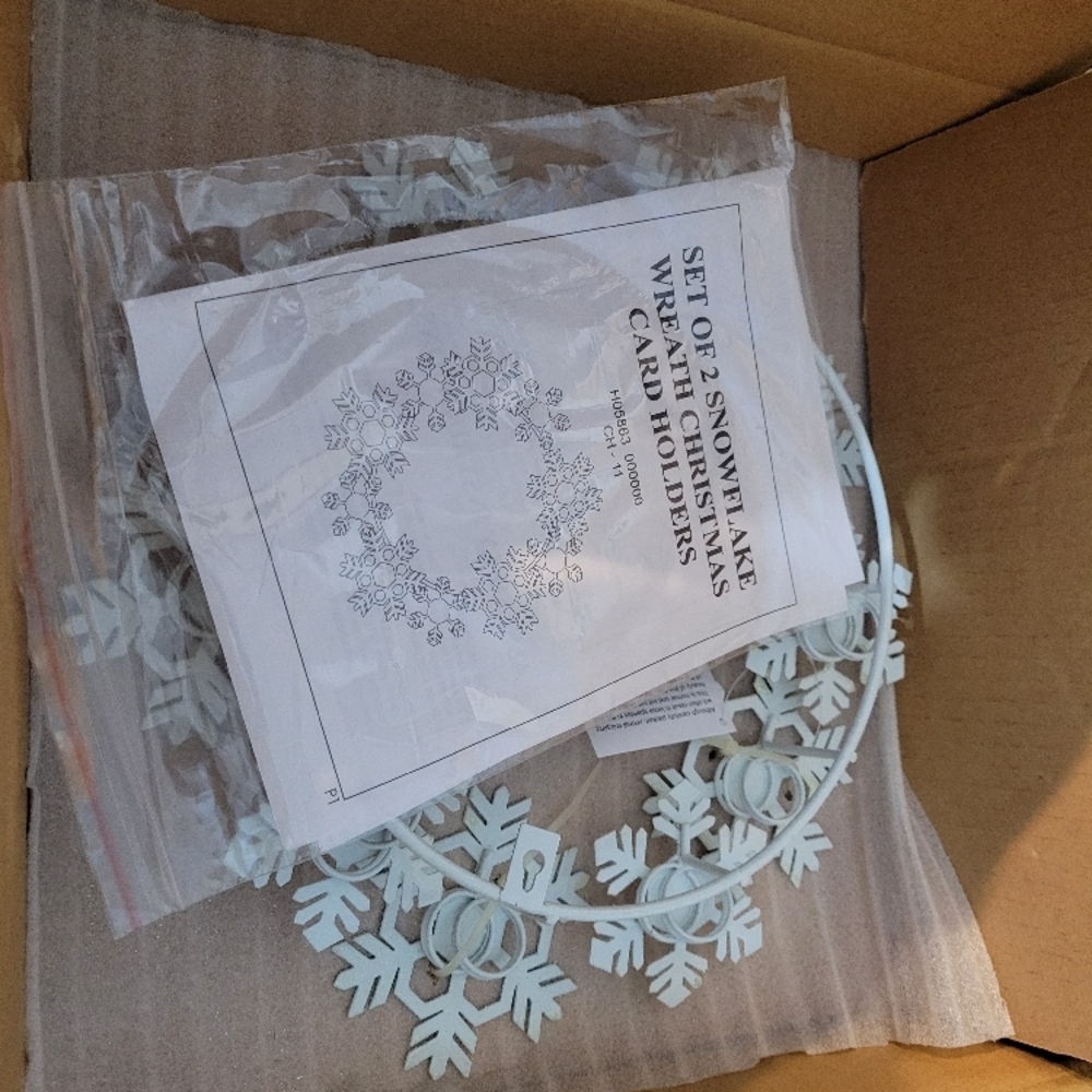 Snowflake Wreath Christmas Card Holders - Set of 2 - Picture 3 of 3